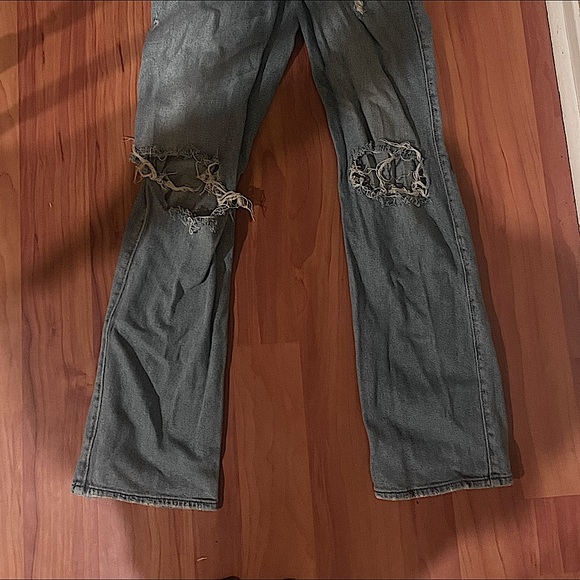 Straight Jeans - Picture 2 of 4